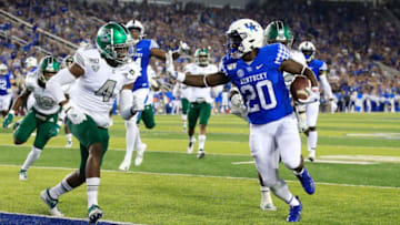 LEXINGTON, KENTUCKY - SEPTEMBER 07: Kavosiey Smoke #20 of the Kentucky Wildcats runs with the ball against the Eastern Michigan Eagles at Commonwealth Stadium on September 07, 2019 in Lexington, Kentucky. (Photo by Andy Lyons/Getty Images)