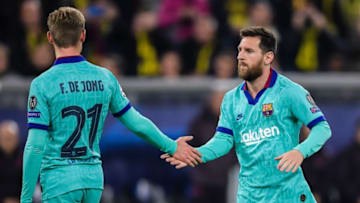 Frenkie de Jong of FC Barcelona, Lionel Messi of FC Barcelona (Photo by VI Images via Getty Images)