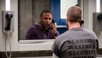 Arrow -- "Inmate #4587" -- Image Number: AR701A_0028b.jpg -- Pictured (L-R): David Ramsey as John Diggle and Stephen Amell as Oliver Queen/Green Arrow -- Photo: Jack Rowand/The CW -- ÃÂ© The CW Network, LLC. All rights reserved.