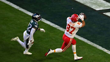 Kansas City Chiefs tight end Travis Kelce catches touchdown against Philadelphia Eagles in Super Bowl LVII at State Farm Stadium. Getty Images.