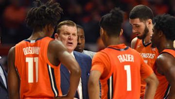 CHAMPAIGN, IL - NOVEMBER 18: Illinois head coach Brad Underwood speaks with his team during a time out in a huddle during a college basketball game between the Hawaii Rainbow Warriors and Illinois Fighting Illini on November 18, 2018 at the State Farm Center in Champaign, Ill (Photo by James Black/Icon Sportswire via Getty Images)