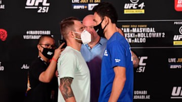 Alexander Volkanovski vs. Max Holloway (Photo by Jeff Bottari/Zuffa LLC via Getty Images)
