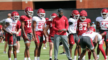 New interim coach LÕDamian Washington is seen during drills as the University of Oklahoma Sooners (OU ) hold fall football camp outside Gaylord Family/Oklahoma Memorial Stadium on Aug. 8, 2022 in Norman, Okla. [Steve Sisney/For The Oklahoman]Ou Fall Camp