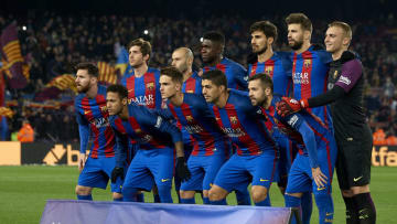 BARCELONA, SPAIN - JANUARY 26: The Barcelona team line up for a photo prior to kick off during the Copa del Rey quarter-final second leg match between FC Barcelona and Real Sociedad at Camp Nou on January 26, 2017 in Barcelona, Spain. (Photo by Manuel Queimadelos Alonso/Getty Images)