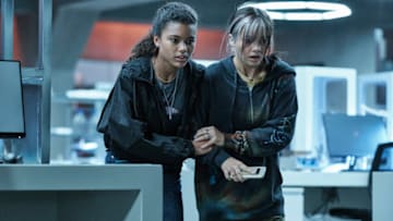 RESIDENT EVIL. (L to R) TAMARA SMART as YOUNG JADE, SIENA AGUDONG as YOUNG BILLIE, TAMARA SMART as YOUNG JADE in RESIDENT EVIL, SIENA AGUDONG as YOUNG BILLIE in RESIDENT EVIL. Cr. MARCOS CRUZ/NETFLIX © 2021