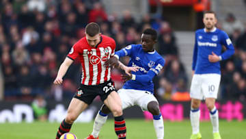 SOUTHAMPTON, ENGLAND - JANUARY 19: Pierre-Emile Hojbjerg of Southampton is challenged by Idrissa Gueye of Everton during the Premier League match between Southampton FC and Everton FC at St Mary's Stadium on January 19, 2019 in Southampton, United Kingdom. (Photo by Jordan Mansfield/Getty Images)