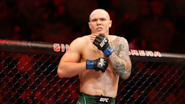 GLENDALE, ARIZONA - JUNE 12: Marvin Vettori of Italy prepares to fight Israel Adesanya of Nigeria during their UFC 263 middleweight championship match at Gila River Arena on June 12, 2021 in Glendale, Arizona.