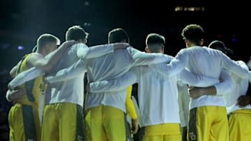 NEW YORK, NEW YORK - MARCH 15: The Marquette Golden Eagles huddle before the game against the Seton Hall Pirates during the semifinal round of the Big East Tournament at Madison Square Garden on March 15, 2019 in New York City. (Photo by Elsa/Getty Images)