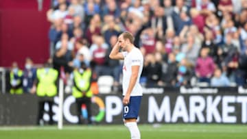 LONDON, ENGLAND - OCTOBER 24: Harry Kane of Tottenham Hotspur looks dejected after his team concede during the Premier League match between West Ham United and Tottenham Hotspur at London Stadium on October 24, 2021 in London, England. (Photo by Harriet Lander/Copa/Getty Images)