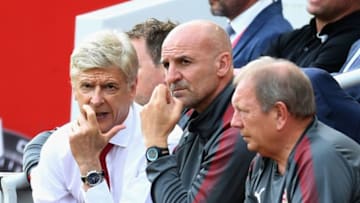 LIVERPOOL, ENGLAND - AUGUST 27: Arsene Wenger, Manager of Arsenal speaks to Steve Bould, Arsenal asisstant maanger during the Premier League match between Liverpool and Arsenal at Anfield on August 27, 2017 in Liverpool, England. (Photo by Michael Regan/Getty Images)