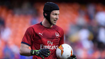 VALENCIA, SPAIN - MAY 09: Petr Cech of Arsenal looks on as he warms up prior to the UEFA Europa League Semi Final Second Leg match between Valencia and Arsenal at Estadio Mestalla on May 09, 2019 in Valencia, Spain. (Photo by Alex Caparros/Getty Images)