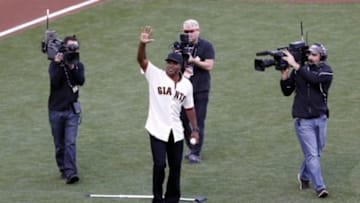Oct 15, 2014; San Francisco, CA, USA; San Francisco Giants former player Barry Bonds throws out the ceremonial first pitch before game four of the 2014 NLCS playoff baseball game between the San Francisco Giants and the St. Louis Cardinals at AT&T Park. Mandatory Credit: Kelley L Cox-USA TODAY Sports