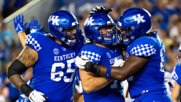 Kentucky's Darian Kinnard (65), Eli Cox (75) and Kenneth Horsey (Credit: Jordan Prather-USA TODAY Sports