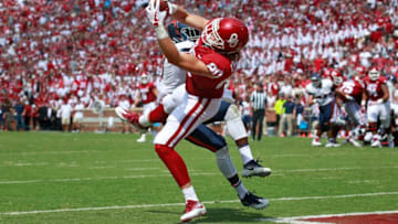 NORMAN, OK - SEPTEMBER 02: Tight end Grant Calcaterra