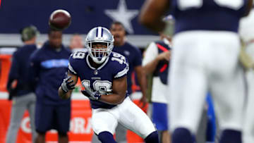 ARLINGTON, TX - NOVEMBER 05: Amari Cooper #19 of the Dallas Cowboys makes a catch in the opening drive against the Tennessee Titans in the first quarter at AT&T Stadium on November 5, 2018 in Arlington, Texas. (Photo by Tom Pennington/Getty Images)