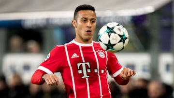 BRUSSELS, BELGIUM - NOVEMBER 22: Thiago Alcantara of FC Bayern Muenchen controls the ball during the UEFA Champions League group B match between RSC Anderlecht and Bayern Muenchen at Constant Vanden Stock Stadium on November 22, 2017 in Brussels, Belgium. (Photo by Boris Streubel/Getty Images)