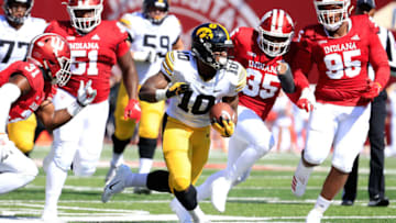 BLOOMINGTON, IN - OCTOBER 13: Mekhi Sargent #10 of the Iowa Hawkeyes runs with the ball against the Indiana Hossiers at Memorial Stadium on October 13, 2018 in Bloomington, Indiana. (Photo by Andy Lyons/Getty Images)