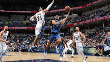 MEMPHIS, TN - NOVEMBER 1: Evan Fournier #10 of the Orlando Magic goes to the basket against the Memphis Grizzlies on November 1, 2017 at FedExForum in Memphis, Tennessee. NOTE TO USER: User expressly acknowledges and agrees that, by downloading and or using this photograph, User is consenting to the terms and conditions of the Getty Images License Agreement. Mandatory Copyright Notice: Copyright 2017 NBAE (Photo by Joe Murphy/NBAE via Getty Images)