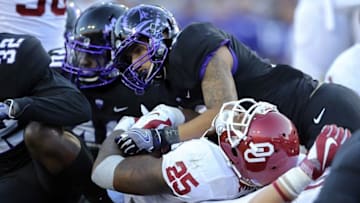Oct 1, 2016; Fort Worth, TX, USA; Oklahoma Sooners running back Joe Mixon (25) scores a touchdown during the second half against the TCU Horned Frogs at Amon G. Carter Stadium. Mandatory Credit: Kevin Jairaj-USA TODAY Sports