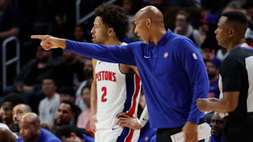 Detroit Pistons head coach Monty Williams talks to guard Cade Cunningham (2) Credit: Rick Osentoski-USA TODAY Sports