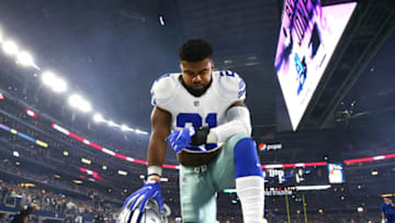ARLINGTON, TX - DECEMBER 26: Ezekiel Elliott