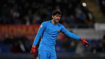 ROME, ITALY - OCTOBER 28: AS Roma goalkeeper Alisson gestures during the Serie A match between AS Roma and Bologna FC at Stadio Olimpico on October 28, 2017 in Rome, Italy. (Photo by Paolo Bruno/Getty Images)