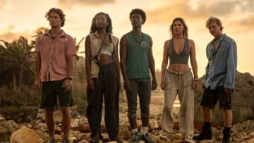 Outer Banks. (L to R) Chase Stokes as John B, Carlacia Grant as Cleo, Jonathan Daviss as Pope, Madelyn Cline as Sarah Cameron, Rudy Pankow as JJ in episode 302 of Outer Banks. Cr. Jackson Lee Davis/Netflix © 2023
