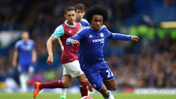 LONDON, ENGLAND - MARCH 19: Willian of Chelsea in action during the Barclays Premier League match between Chelsea and West Ham United at Stamford Bridge on March 19, 2016 in London, United Kingdom. (Photo by Paul Gilham/Getty Images)