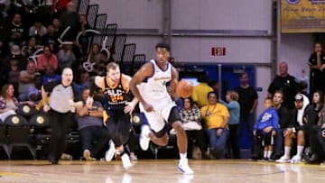 SANTA CRUZ, CA - NOVEMBER 15: Damian Jones