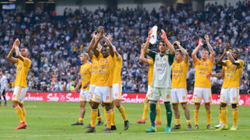 MONTERREY, MEXICO - MARCH 09: Players of Tigres greet their fans at the end of a 10th round match between Monterrey and Tigres UANL as part of Torneo Clausura 2019 LIga MX at BBVA Bancomer Stadium on March 09, 2019 in Monterrey, Mexico. (Photo by Azael Rodriguez/Getty Images)
