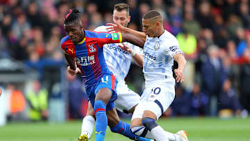 LONDON, ENGLAND - APRIL 27: Wilfred Zara of Crystal Palace in action during the Premier League match between Crystal Palace and Everton FC at Selhurst Park on April 27, 2019 in London, United Kingdom. (Photo by Warren Little/Getty Images)