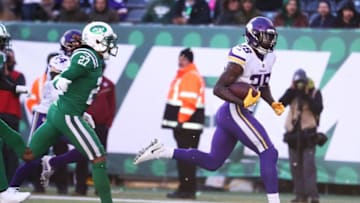 EAST RUTHERFORD, NJ - OCTOBER 21: Latavius Murray #25 of the Minnesota Vikings scores a touchdown against the New York Jets during their game at MetLife Stadium on October 21, 2018 in East Rutherford, New Jersey. (Photo by Al Bello/Getty Images)
