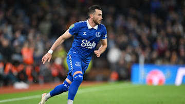 BIRMINGHAM, ENGLAND - SEPTEMBER 27: Jack Harrison of Everton runs with the ball during the Carabao Cup Third Round match between Aston Villa and Everton at Villa Park on September 27, 2023 in Birmingham, England. (Photo by Shaun Botterill/Getty Images)