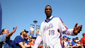 NEW YORK, NY - MAY 28: Dwight Gooden #16 of the 1986 New York Mets greets fans on the red carpet before the game between the New York Mets and the Los Angeles Dodgers at Citi Field on May 28, 2016 in the Flushing neighborhood of the Queens borough of New York City.The New York Mets are honoring the 30th anniversary of the 1986 championship season. (Photo by Elsa/Getty Images)