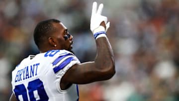 ARLINGTON, TX - OCTOBER 08: Dez Bryant #88 of the Dallas Cowboys prepares to take on the Green Bay Packers at AT&T Stadium on October 8, 2017 in Arlington, Texas. (Photo by Tom Pennington/Getty Images)