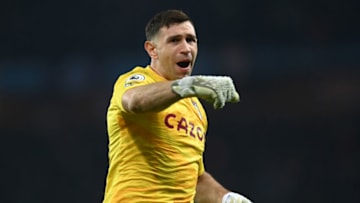 BIRMINGHAM, ENGLAND - JANUARY 15: Emiliano Martinez of Aston Villa celebrates after their side's second goal scored by Philippe Coutinho (Not pictured) during the Premier League match between Aston Villa and Manchester United at Villa Park on January 15, 2022 in Birmingham, England. (Photo by Shaun Botterill/Getty Images)