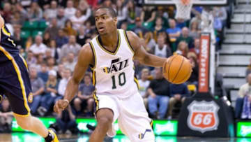 Dec 5, 2015; Salt Lake City, UT, USA; Utah Jazz guard Alec Burks (10) dribbles the ball during the first half against the Indiana Pacers at Vivint Smart Home Arena. The Jazz won in overtime 122-119. Mandatory Credit: Russ Isabella-USA TODAY Sports