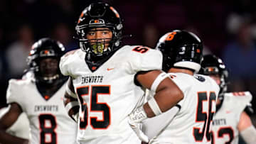 Ensworth's Ethan Utley (55) prepares for a play against MBA during the second quarter at Montgomery Bell Academy in Nashville, Tenn., Friday, Oct. 8, 2021.Mba Ehs Fb 100821 An 023