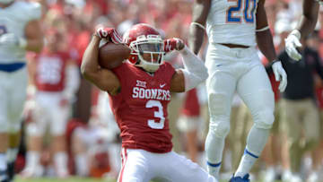 NORMAN, OK - SEPTEMBER 19: Wide receiver Sterling Shepard #3 of the Oklahoma Sooners flexes after catching a pass against the Tulsa Golden Hurricane at Gaylord Family Memorial Stadium on September 19, 2015 in Norman, Oklahoma. (Photo by Jackson Laizure/Getty Images)