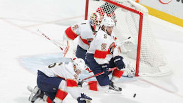 ST. PAUL, MN - DECEMBER 13: (L-R) Aleksander Barkov
