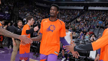 SACRAMENTO, CA - MARCH 23: Deandre Ayton #22 of the Phoenix Suns gets introduced into the starting lineup against the Sacramento Kings on March 23, 2019 at Golden 1 Center in Sacramento, California. NOTE TO USER: User expressly acknowledges and agrees that, by downloading and or using this photograph, User is consenting to the terms and conditions of the Getty Images Agreement. Mandatory Copyright Notice: Copyright 2019 NBAE (Photo by Rocky Widner/NBAE via Getty Images)