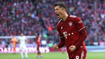 Bayern Munich will not allow Robert Lewandowski to leave cheaply. (Photo by Alexander Hassenstein/Getty Images)