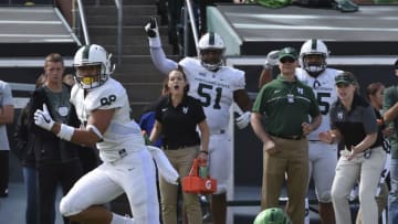 EUGENE, OR - SEPTEMBER 08: Tight end Charlie Taumoepeau #89 of the Portland State Vikings breaks away from safety Brady Breeze #25 of the Oregon Ducks to score a touchdown during the second quarter of the game at Autzen Stadium on September 8, 2018 in Eugene, Oregon. (Photo by Steve Dykes/Getty Images)