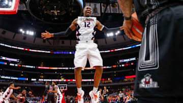 CHAMPAIGN, IL - DECEMBER 16: Leron Black