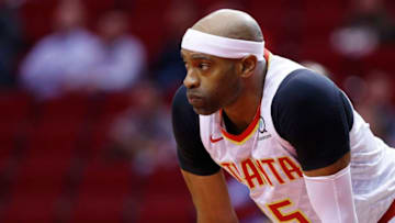 Vince Carter #15 of the Atlanta Hawks (Photo by Bob Levey/Getty Images)