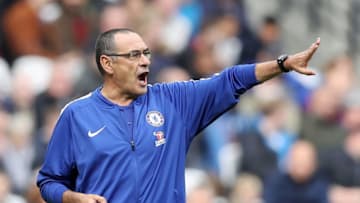 LONDON, ENGLAND - SEPTEMBER 23: Maurizio Sarri, Manager of Chelsea gives his team instructions during the Premier League match between West Ham United and Chelsea FC at London Stadium on September 23, 2018 in London, United Kingdom. (Photo by Dan Istitene/Getty Images)