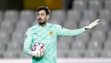 Borussia Dortmund reportedly want a new goalkeeper to replace Roman Bürki (Photo by Angelo Blankespoor/Soccrates/Getty Images)