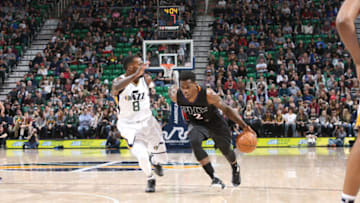 SALT LAKE CITY, UT - DECEMBER 31: Eric Bledsoe #2 of the Phoenix Suns shoots the ball against the Utah Jazz on December 31, 2016 at vivint.SmartHome Arena in Salt Lake City, Utah. NOTE TO USER: User expressly acknowledges and agrees that, by downloading and or using this Photograph, User is consenting to the terms and conditions of the Getty Images License Agreement. Mandatory Copyright Notice: Copyright 2016 NBAE (Photo by Melissa Majchrzak/NBAE via Getty Images)