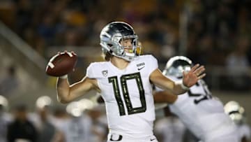 BERKELEY, CA - SEPTEMBER 29: Justin Herbert #10 of the Oregon Ducks passes the ball against the California Golden Bears at California Memorial Stadium on September 29, 2018 in Berkeley, California. (Photo by Ezra Shaw/Getty Images)