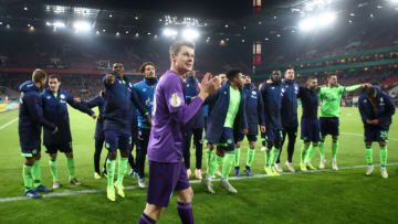 COLOGNE, GERMANY - OCTOBER 31: Alexander Nubel of FC Schalke 04 (c) celebrates with his team mates following victory in a penalty shoot out during the DFB Cup match between 1. FC Koeln and FC Schalke 04 at RheinEnergieStadion on October 31, 2018 in Cologne, Germany. (Photo by Alex Grimm/Bongarts/Getty Images)